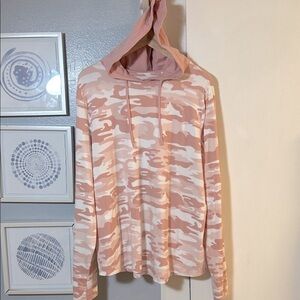 Belle Kim Gravel Tie Dye Camo Tripleluxe Hoodie w/Thumb Holes Light pink Size L